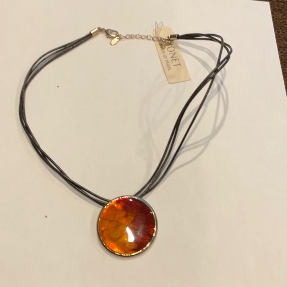 Woman’s pendant necklace